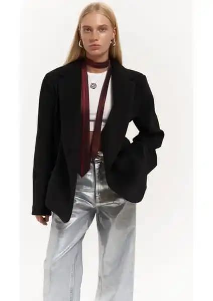 Mai Howell ve Mai Proenza Siyah Blazer Ceketleri Karşılaştırması Ürün Özellikleri ve Kullanıcı Yorumları