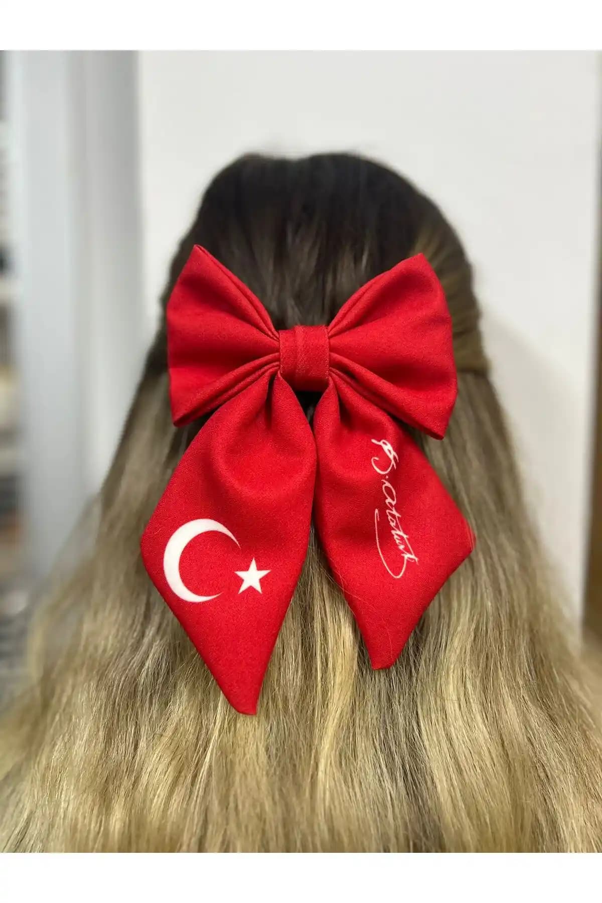 Melkady 523 Türk Bayraklı Atatürk İmzalı Otomatik Toka - Estetik ve Milli Duyguları Yansıtan Tasarım