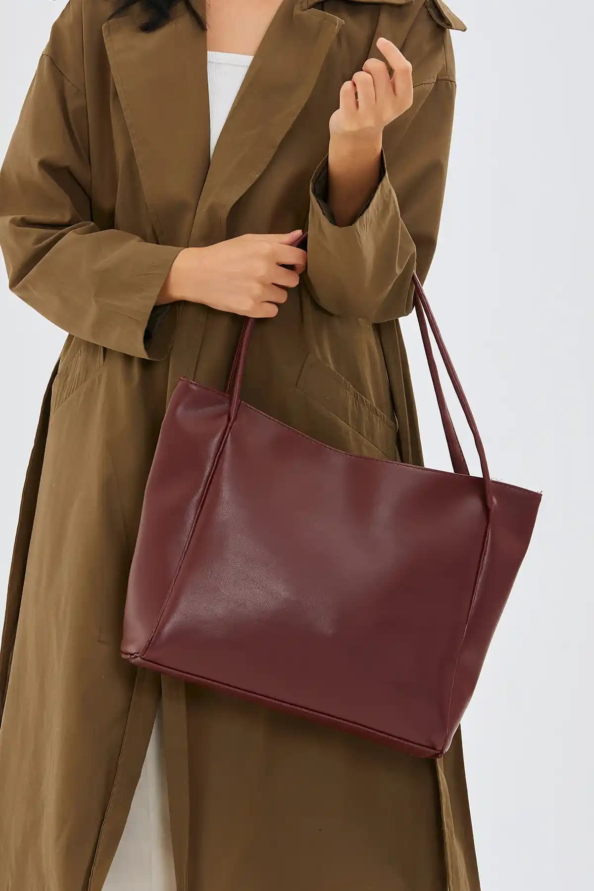 Minebag Salaş Maya Kadın Kol Çanta Bordo Günlük Kullanım İçin Şık ve Pratik Tasarım