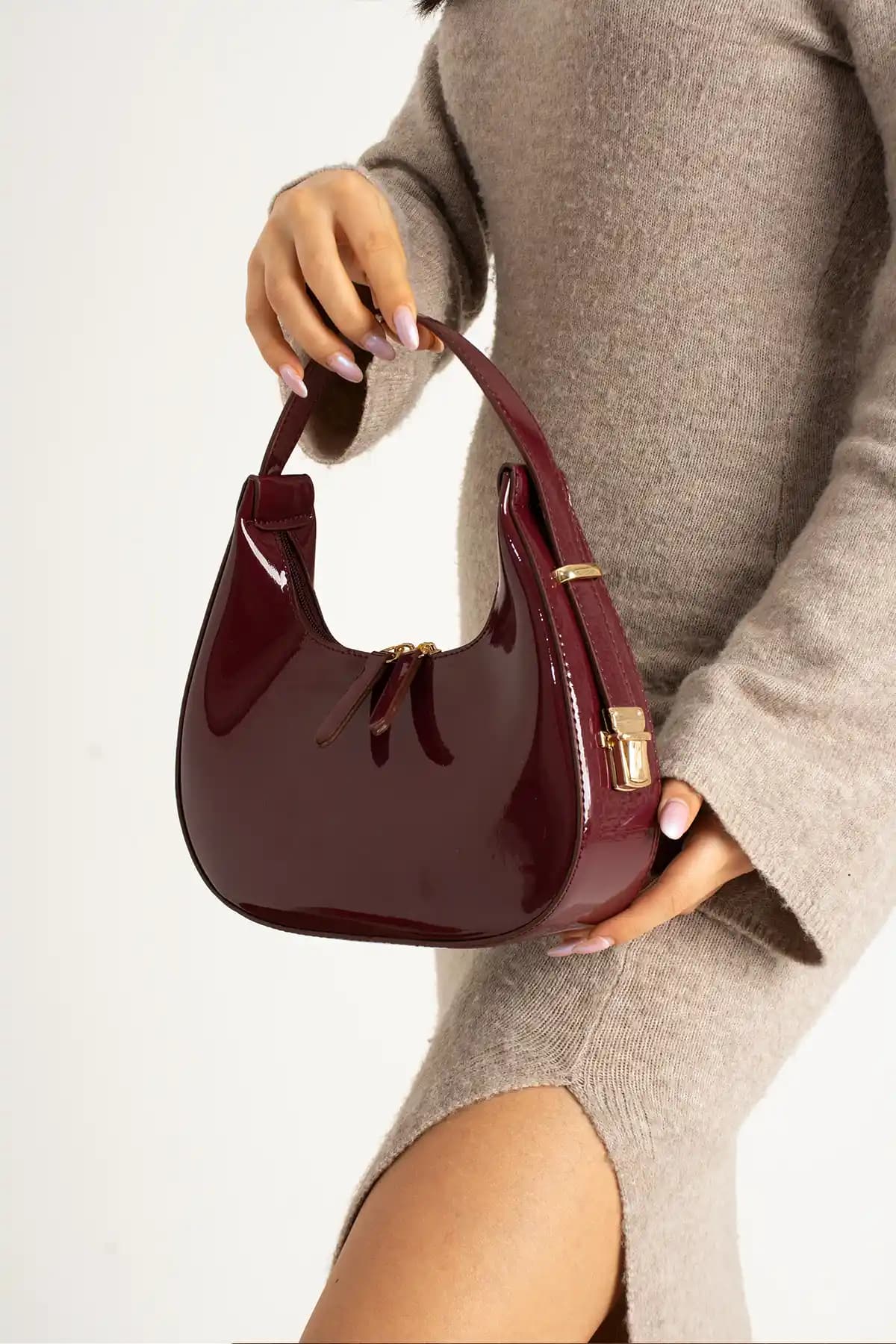 Reddington Kadın Rugan Deri Baget Cherry Çanta Şık ve Kullanışlı Günlük Kadın Çantası