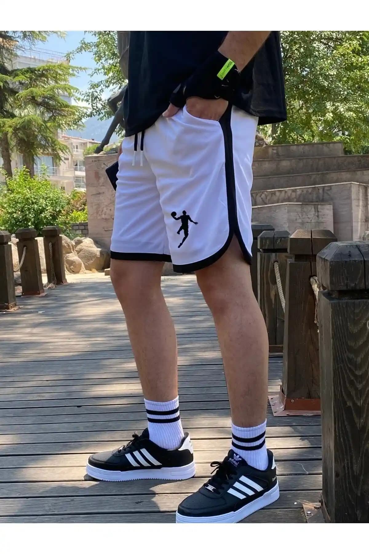 Relax Family XF Erkek Beyaz Basketbol ve Futbol Çizgili Şort İnceleme ve Kullanım Rehberi