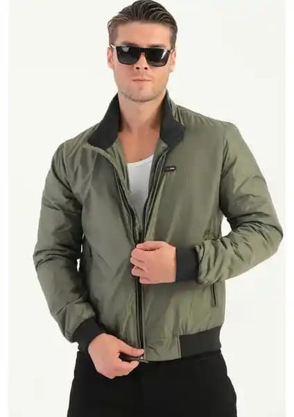 River Club Erkek Haki Dik Yaka Montu: Fonksiyonel ve Şık Günlük Kullanım İçin