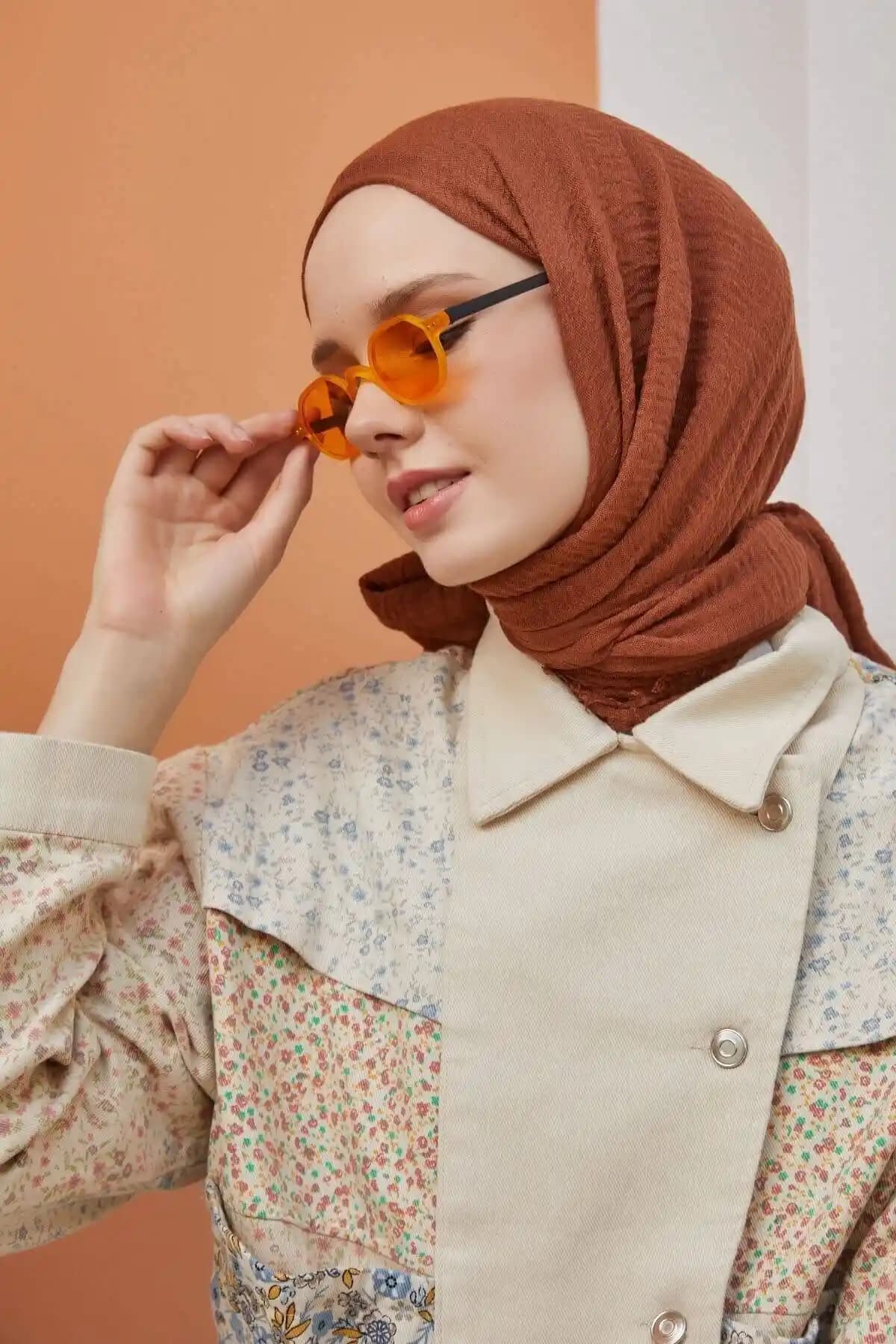 Şalland Bürümcük Tarçın Kabuğu: Hafif ve Şık Çok Yönlü Günlük Kullanım Şalı