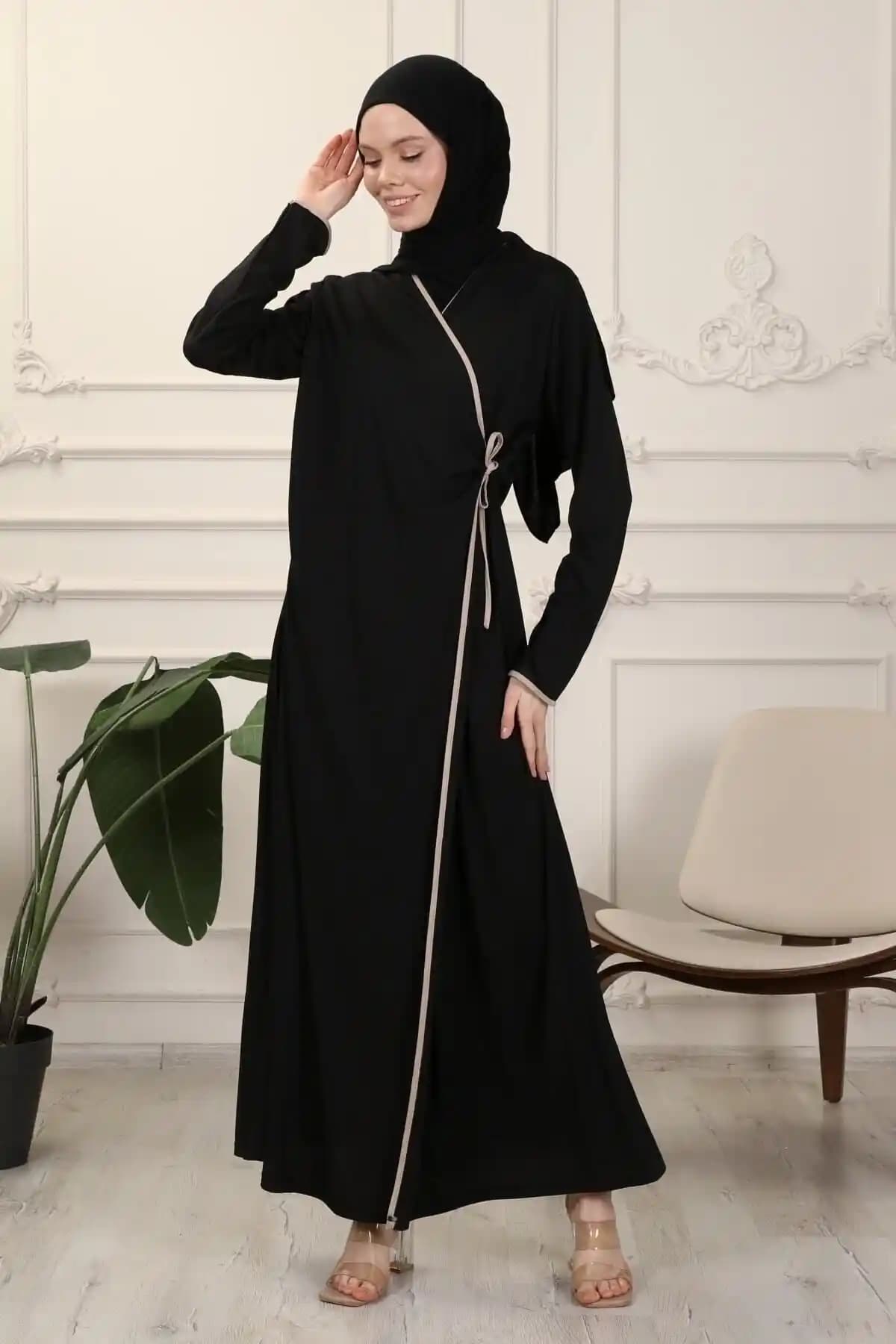 Transacoustic Siyah Kruvaze Yaka Biyeli Esnek Interlok Kumaş Namaz Elbisesi Özellikleri ve Kullanım Avantajları