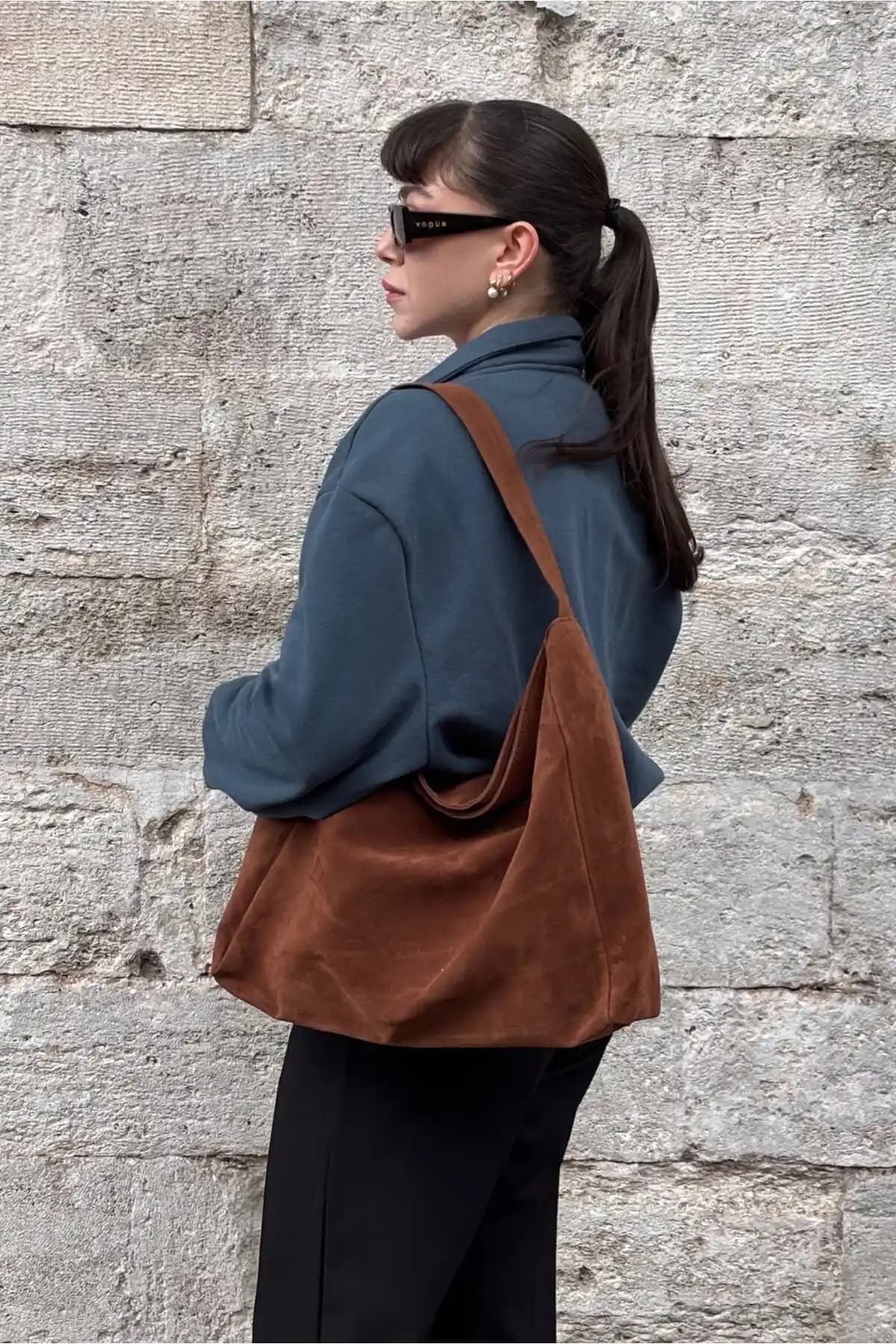 Yuka Atelier Süet Creme Shopper Çanta: Şık ve Fonksiyonel Günlük Aksesuar