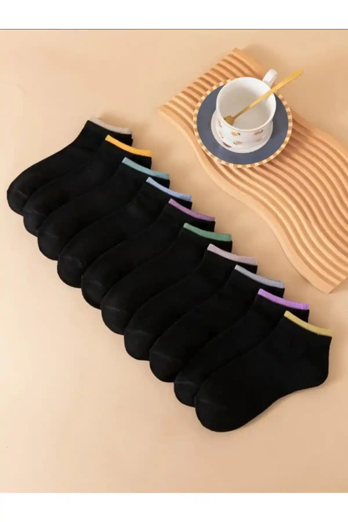 Çorap Seçiminde Malzeme, Marka ve Stil Tercihleri: Konfor ve Dayanıklılık Analizi