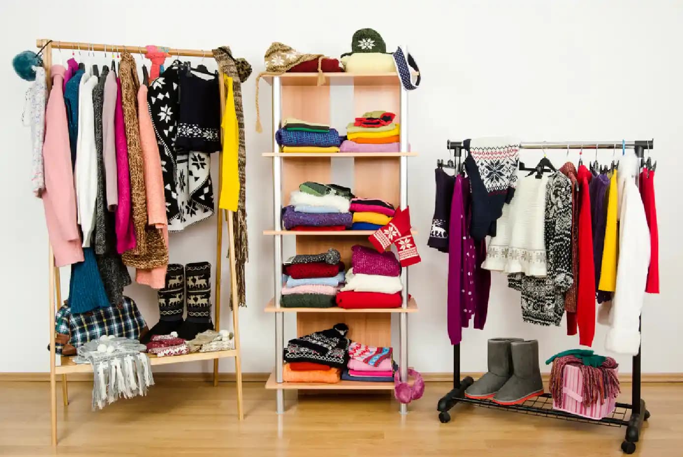 Gardırop Oluşturmanın Pratik Yöntemleri ve Kapsül Gardırop Stratejileriyle Stil Yönetimi