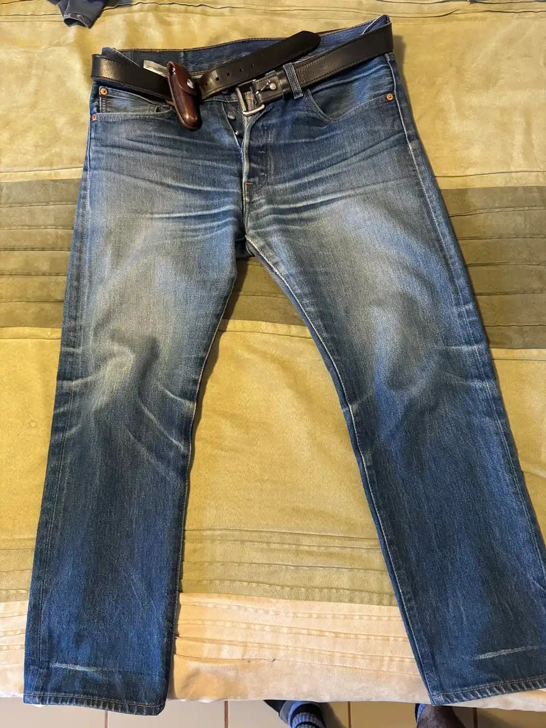 Levi’s 501 Shrink-to-Fit Kot Pantolonlarda Beden Seçimi, Çekme ve Solma Süreci