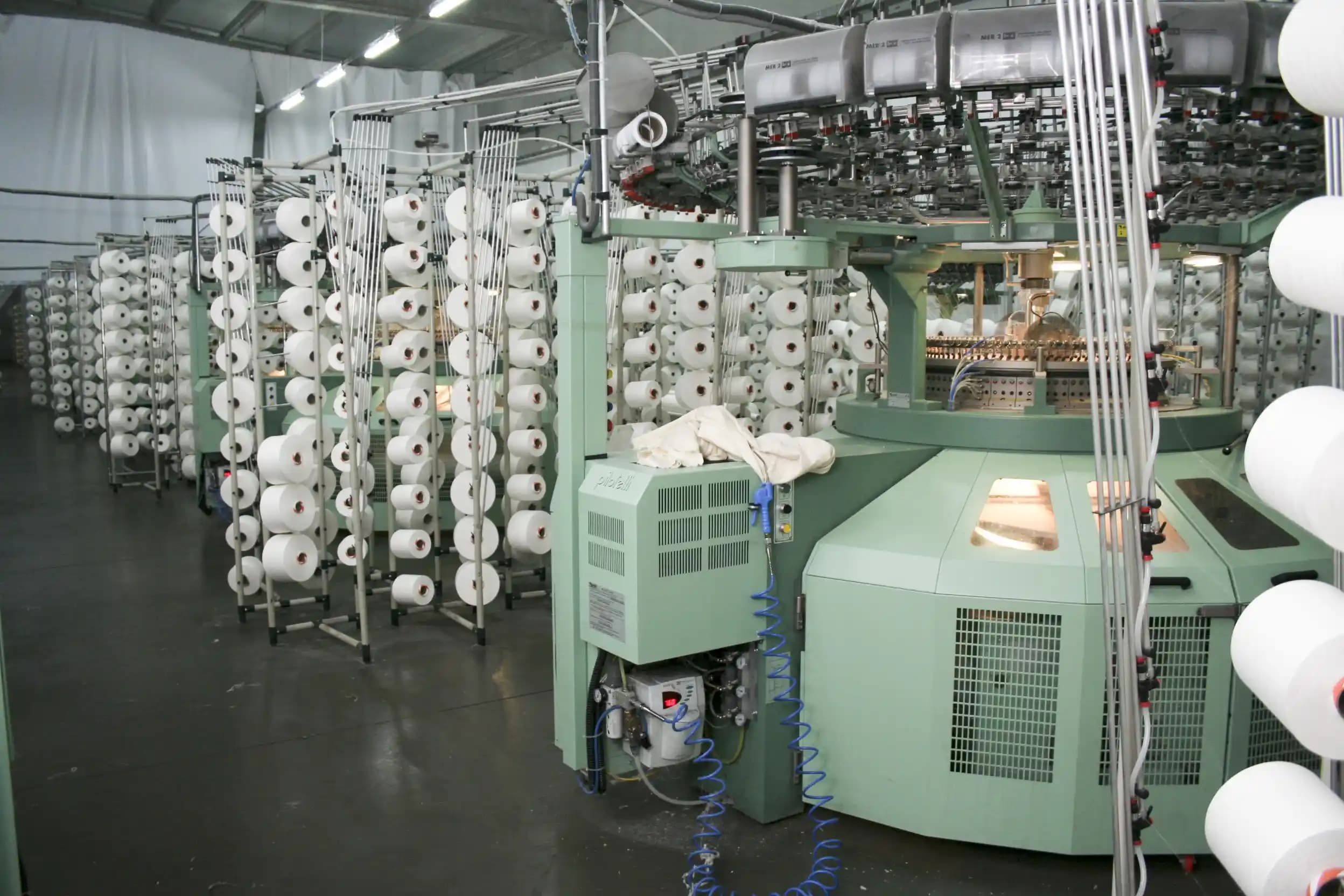 Polyester Kumaşların Fiyat Farklarının Nedenleri ve Üretim Süreçleri Üzerine Analiz