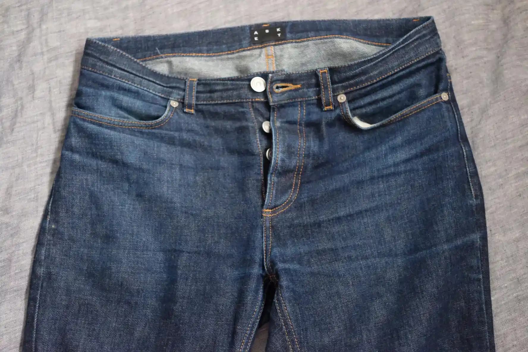 Raw Denim Jeanlerde Beden Uyumu, Kumaş Özellikleri ve Yıkama Sonrası Değişimler