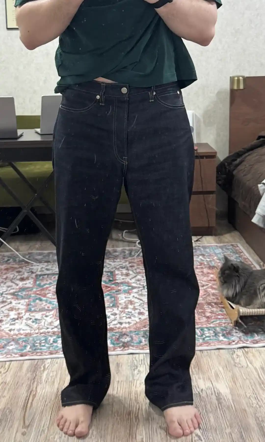 Raw Denim Pantolonların Kesim, Uyum ve Bakım Süreçleri Üzerine Detaylı İnceleme