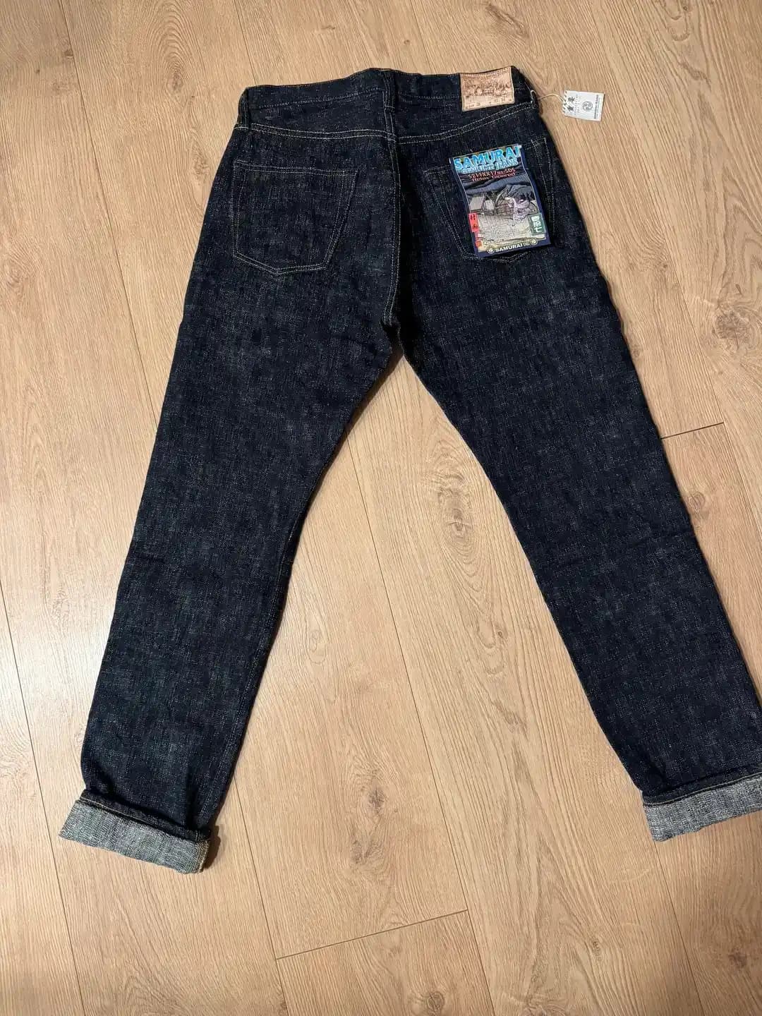 Samurai S211XX 17oz-SDS Raw Denim Pantolon: Dayanıklı ve Şık Kesim Özellikleri