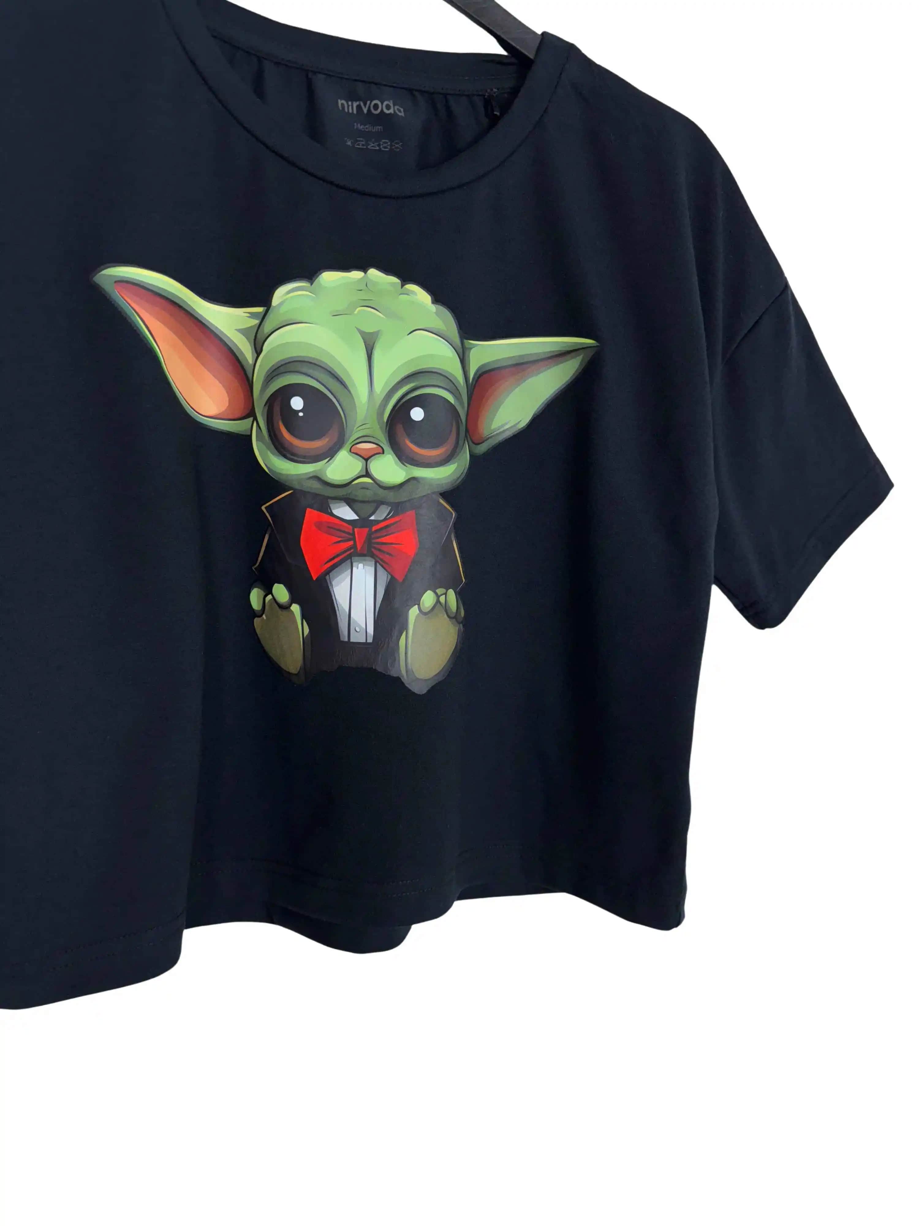 Baby Yoda Tişörtleri: Popüler Kültür ve Moda Trendlerini Yansıtan Sevimli Giyim Parçası