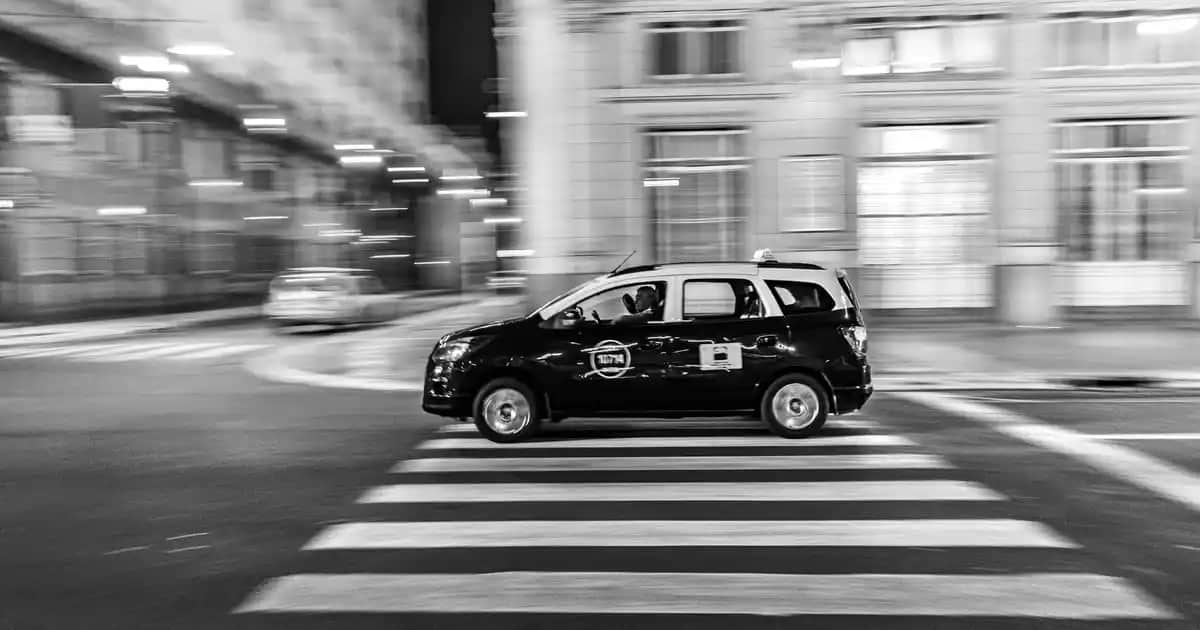 Erkek Sweatshirt Eşofman Takımı Modelleri ve Trendleriyle Günlük Şıklık Yaratın