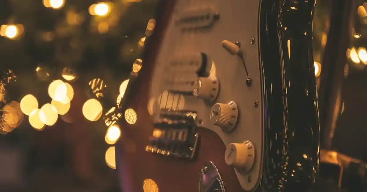 Gömlek Üzerine Kazak Kombinleri: Şık ve Rahat Stil İçin Pratik Rehber