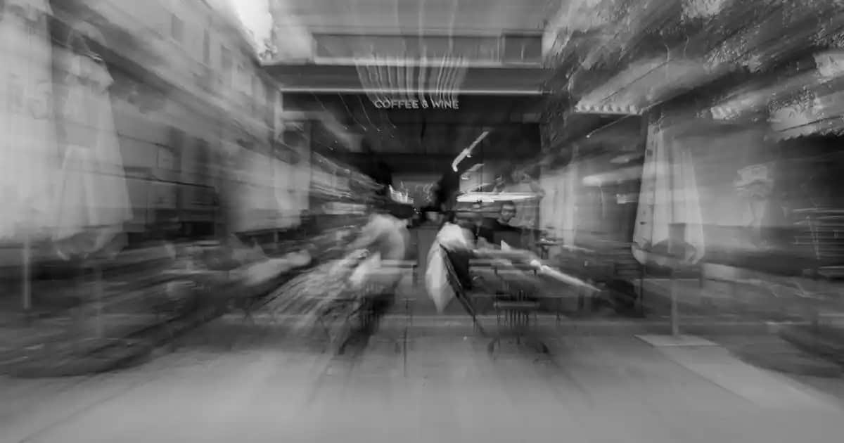 Gömlek ve Kazak Kombinasyonlarıyla Şıklığınızı Yükseltmenin En İyi Yolları