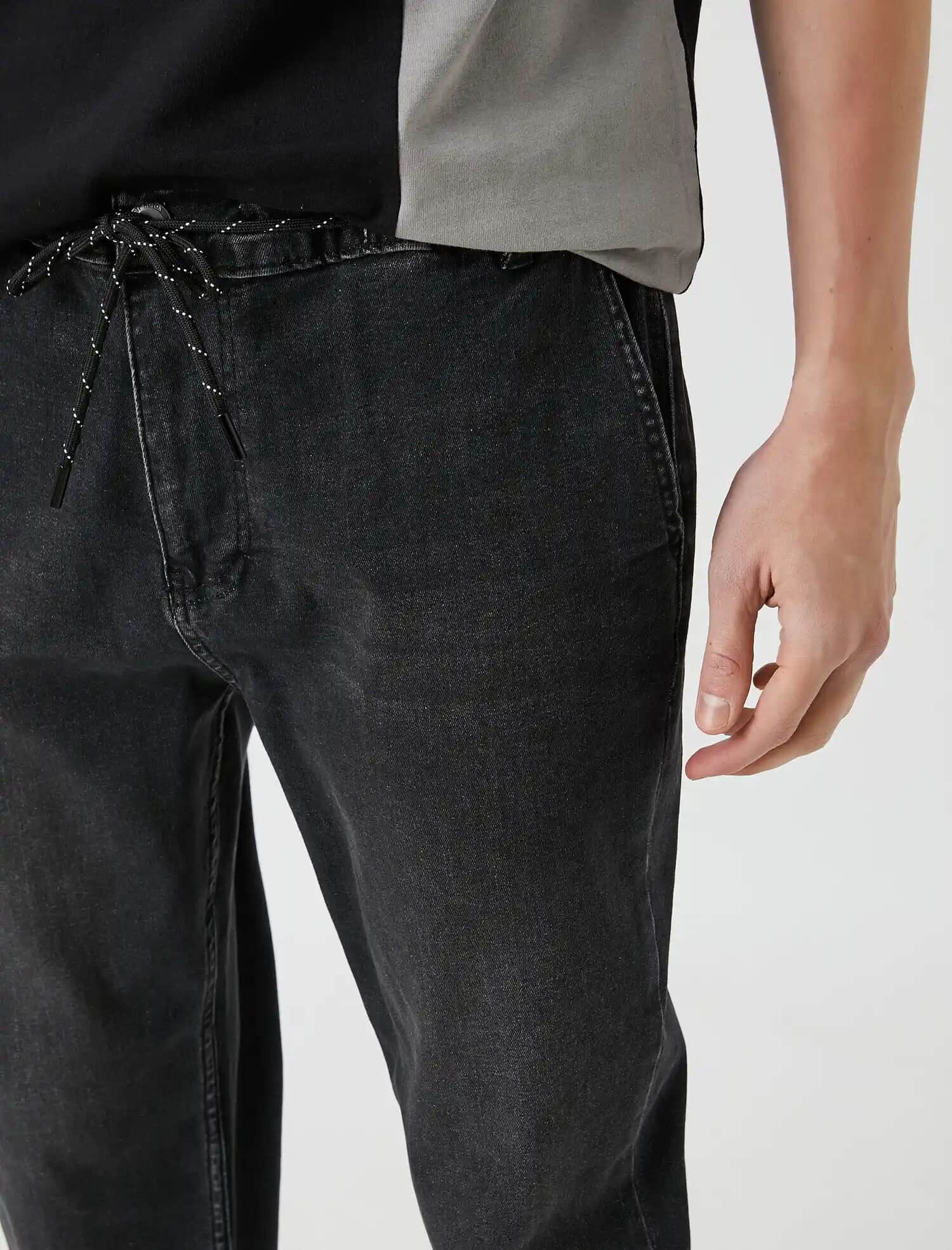 Jogger Kot Pantolon: Günlük Şıklık ve Konforun Modern Birleşimi