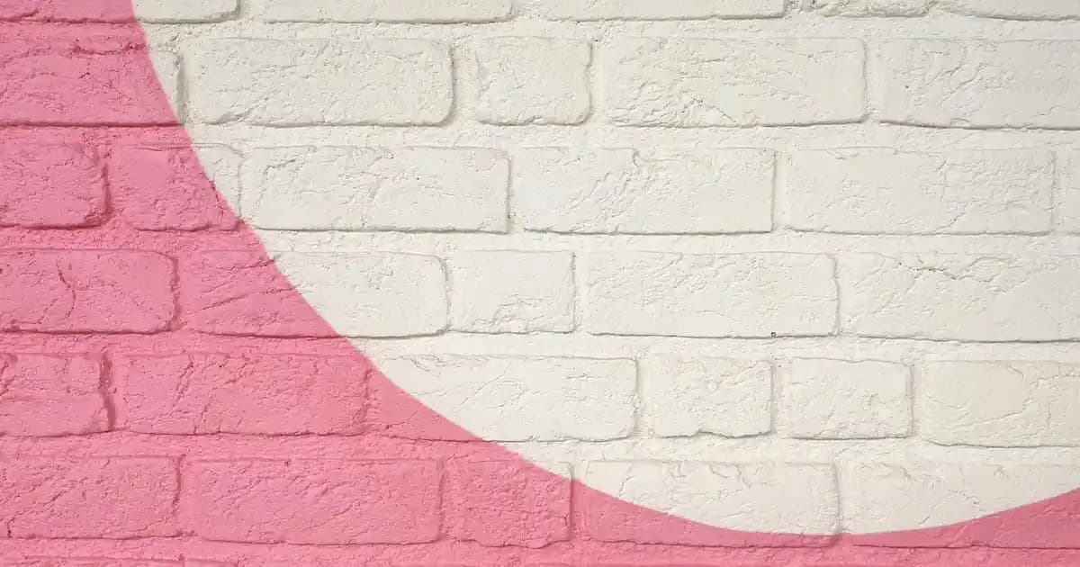 Kadın Askılı Tişörtler Modada Rahatlık ve Şıklığın Vazgeçilmez Parçası