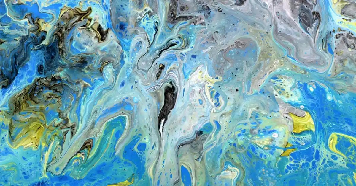 Kadın Kapüşonlu Gömlek Modasında Güncel Trendler ve Kombinasyon İpuçları