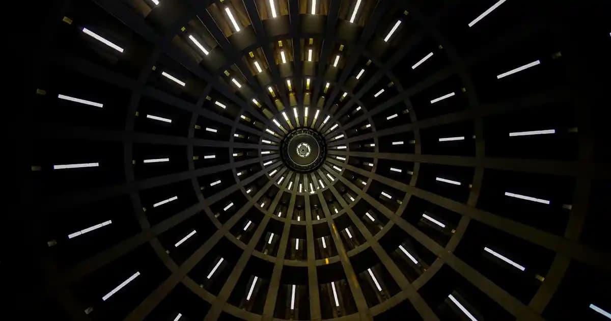 2025'te Kiremit Rengi Gömleklerle Tesettürde Doğal Şıklığın 5 Sırrı