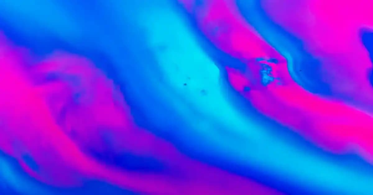 Pembe Yelek Modası: Kadın Giyiminde Şıklık ve Rahatlığın Buluşması