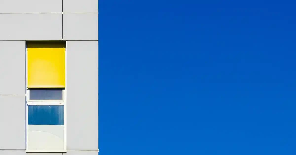 2025'te Tüvit Eteklerle Tesettürde Şıklık ve Konforun 5 Sırrı