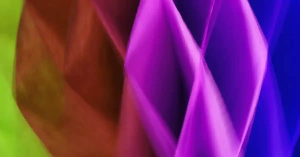 Vişne Çürüğü Kazaklar: Kış Modasında Zarafet ve Konforun Buluşması