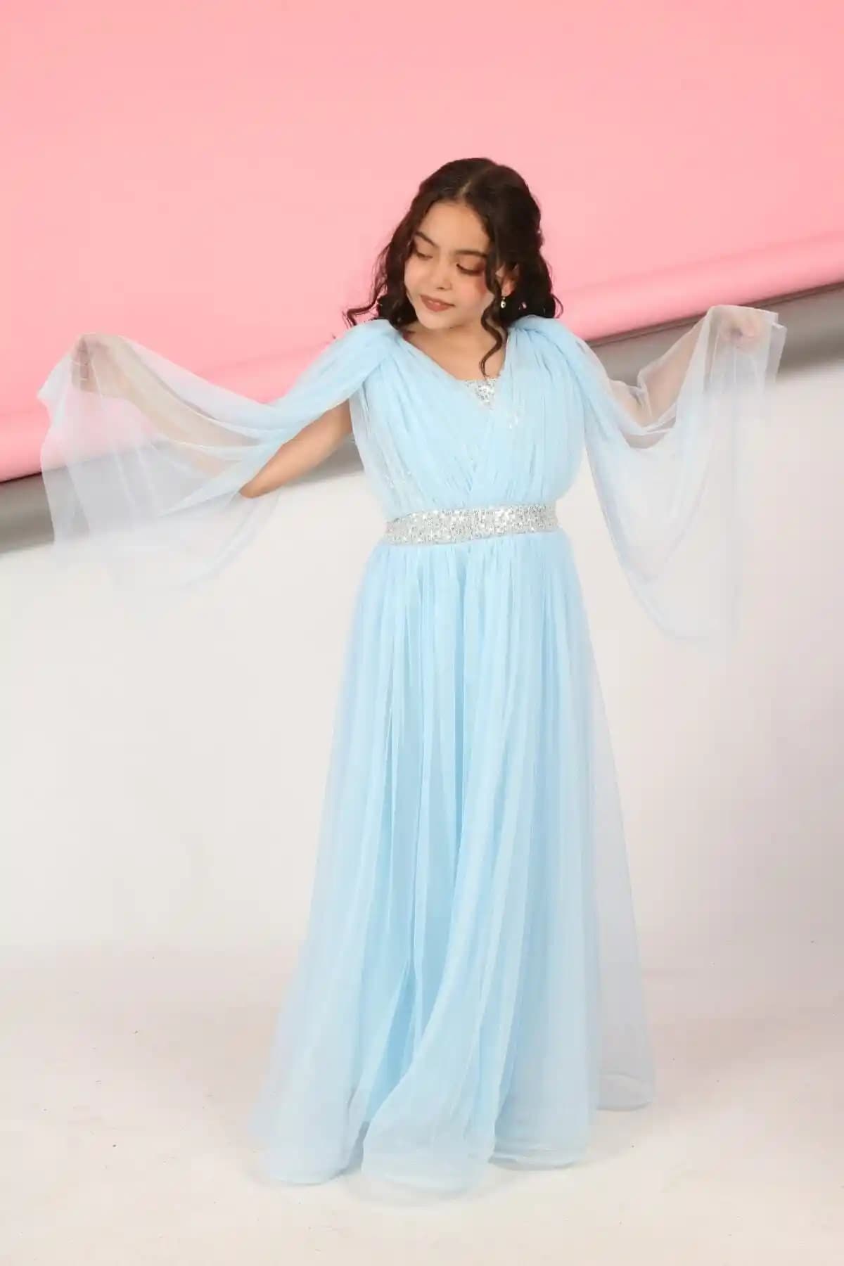 11-12 Yaş Çocuklar İçin Şık ve Konforlu Abiye Modelleri ve Seçim Rehberi