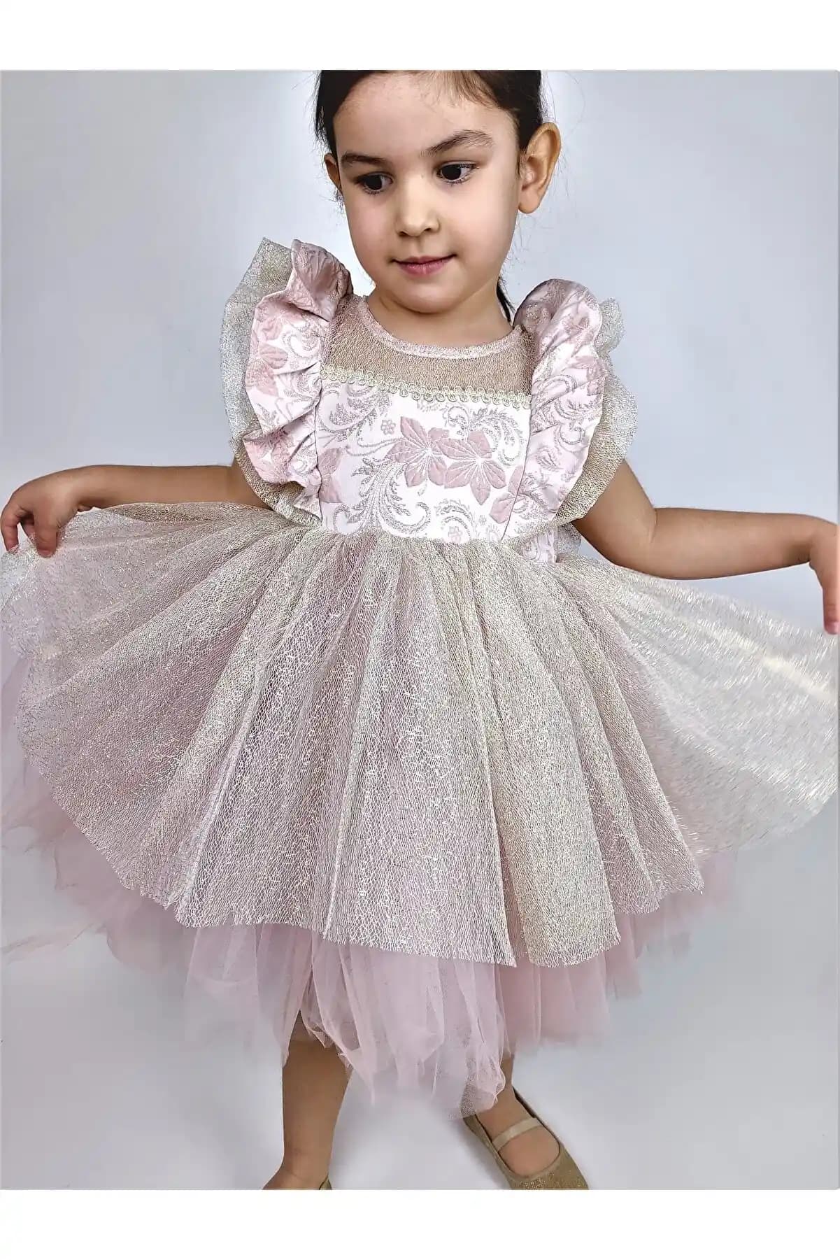 5 Yaş Kız Çocukları İçin Şık ve Rahat Abiye Modelleri ve Stil Önerileri