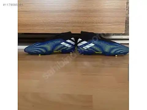 Adidas 36 Numara Kramponlar: Büyük Ayaklar İçin Konfor ve Performans Odaklı Seçenekler