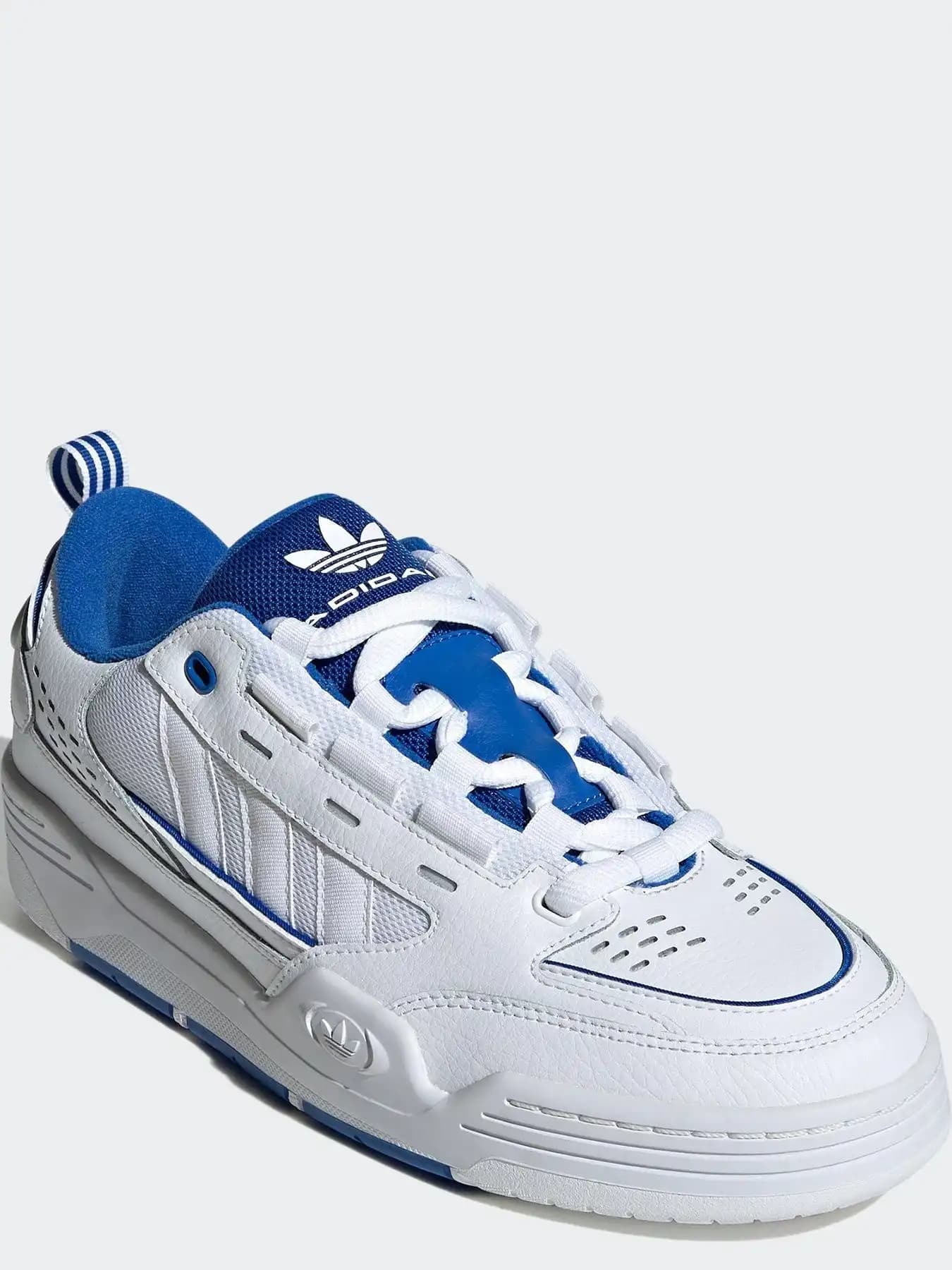 Adidas Adi2000 Serisi: 2000'lerin Modasını Günümüze Taşıyan Retro ve Modern Tasarımlar
