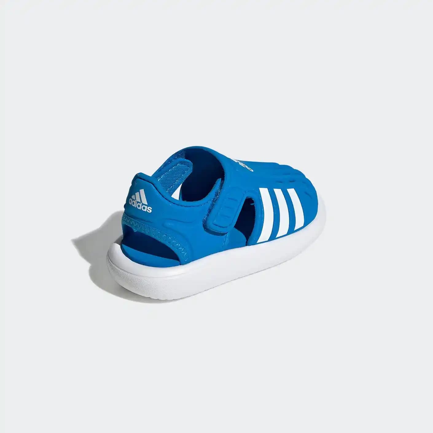 Adidas Çocuk Sandaletleri: Ergonomik, Şık ve Dayanıklı Yaz Ayları İçin Tasarımlar