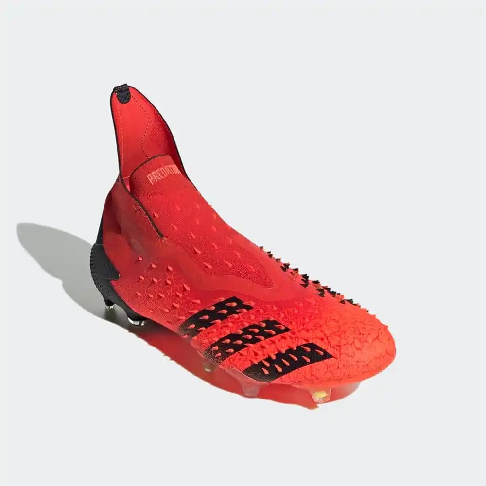 Adidas Predator Kramponları: Performansı Artıran Modern Futbol Ayakkabıları