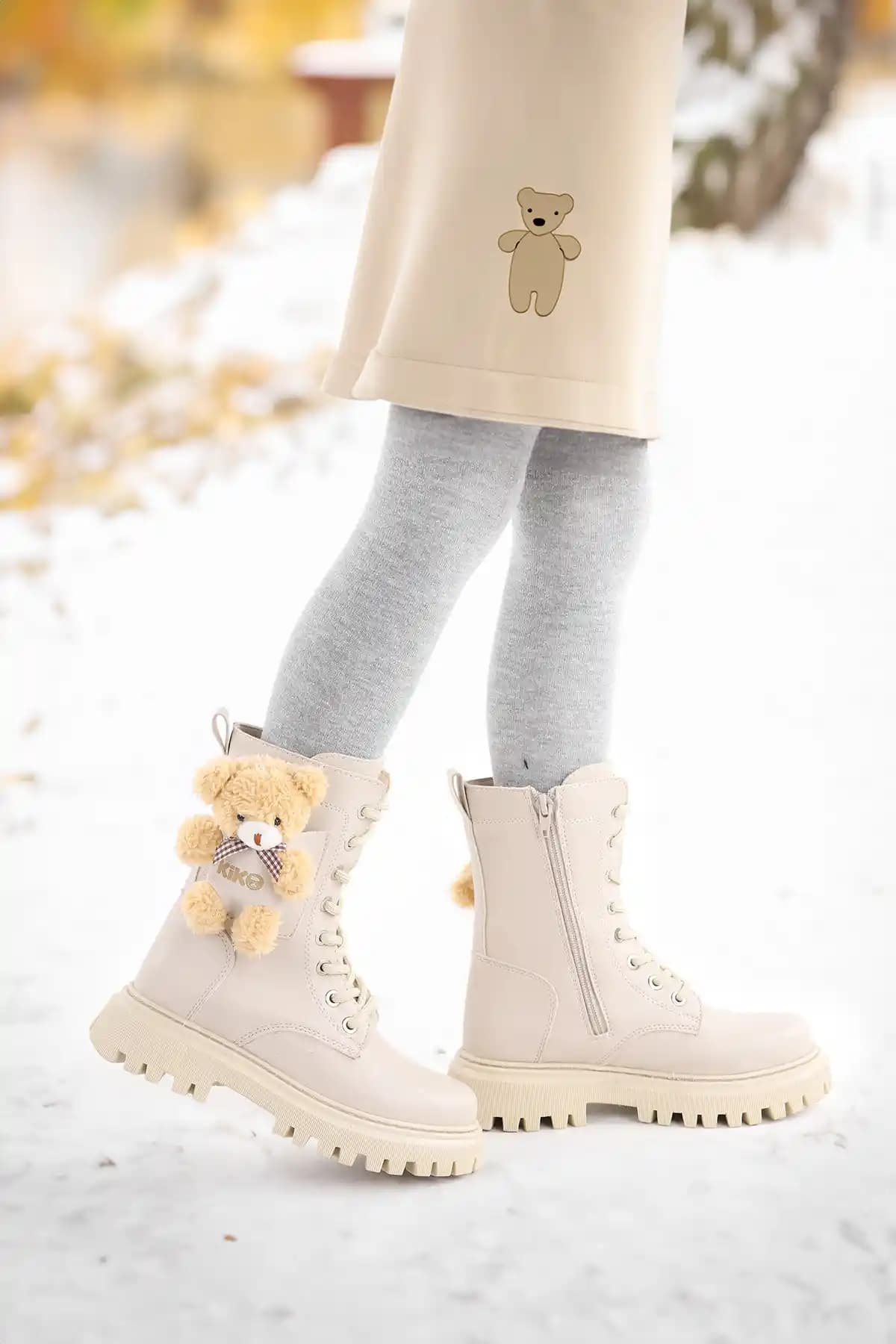 Ayıcıklı Ayakkabılar Moda Dünyasında Sevimli ve Rahat Bir Trend Olarak Popülerlik Kazanıyor