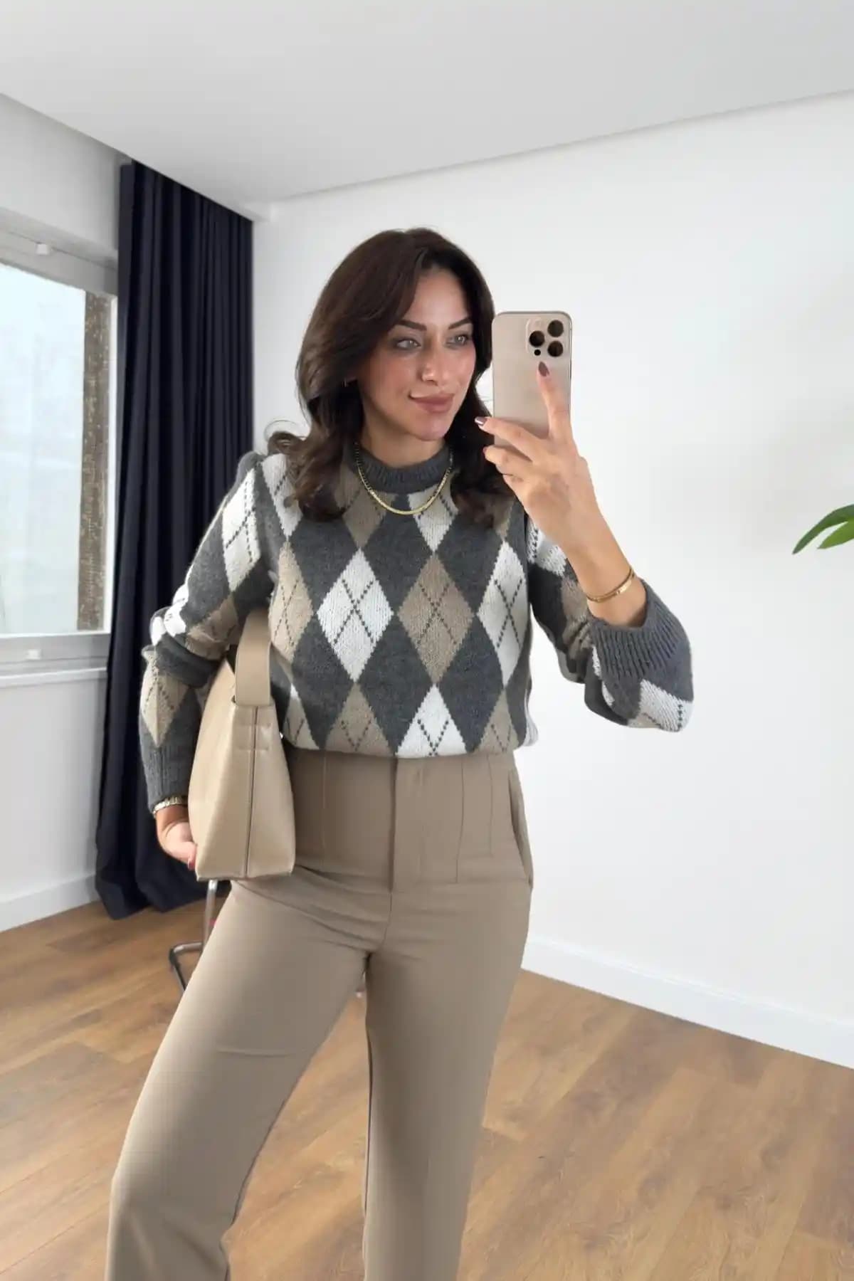 Baklava Desenli Triko Modası: Şıklık ve Konforun Modern Birleşimi