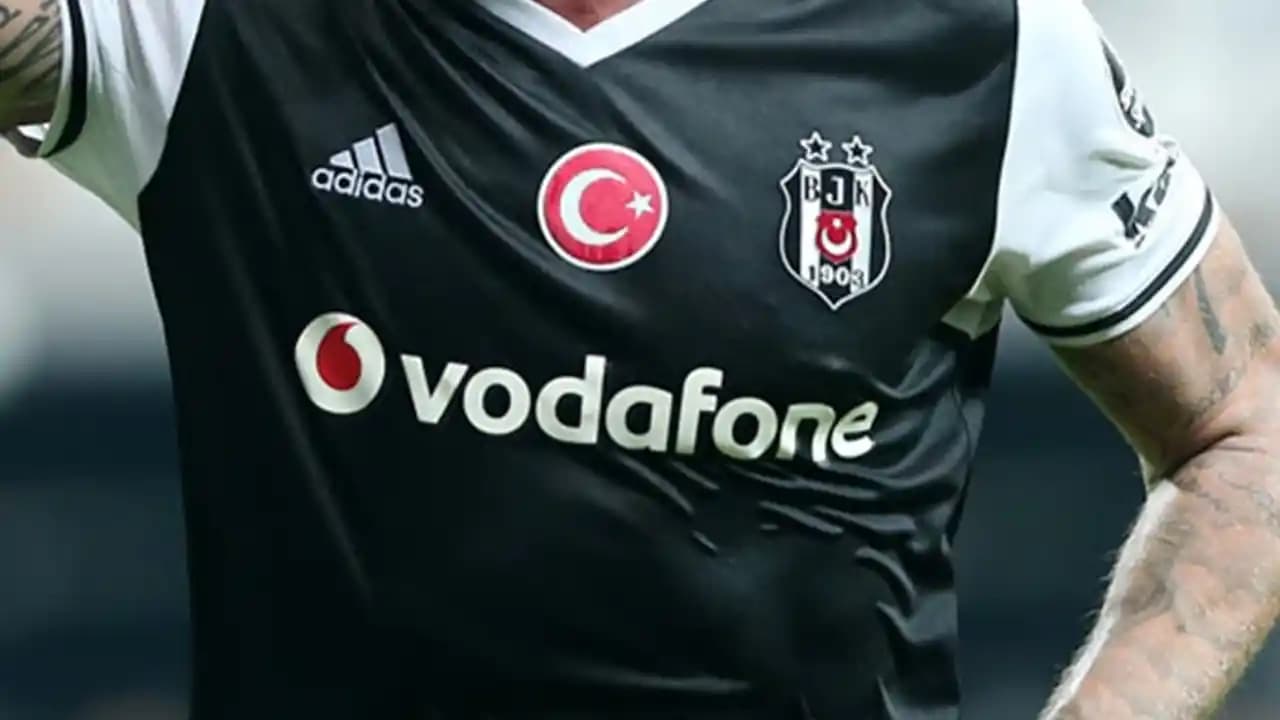 Beşiktaşın İki Yılzlı Forması: Kulüp Tarihinde Gurur ve Başarı Simgesi