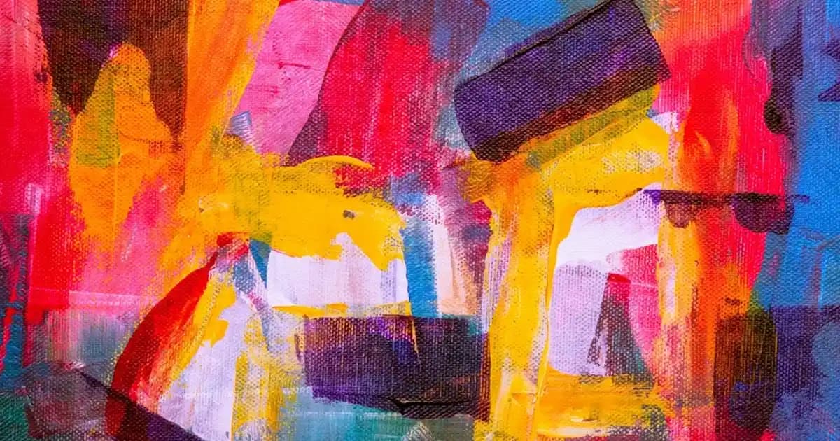 Clutch Çanta Modelleri ve Trendleri: Şıklık ve İşlevselliğin Birleştiği Seçenekler