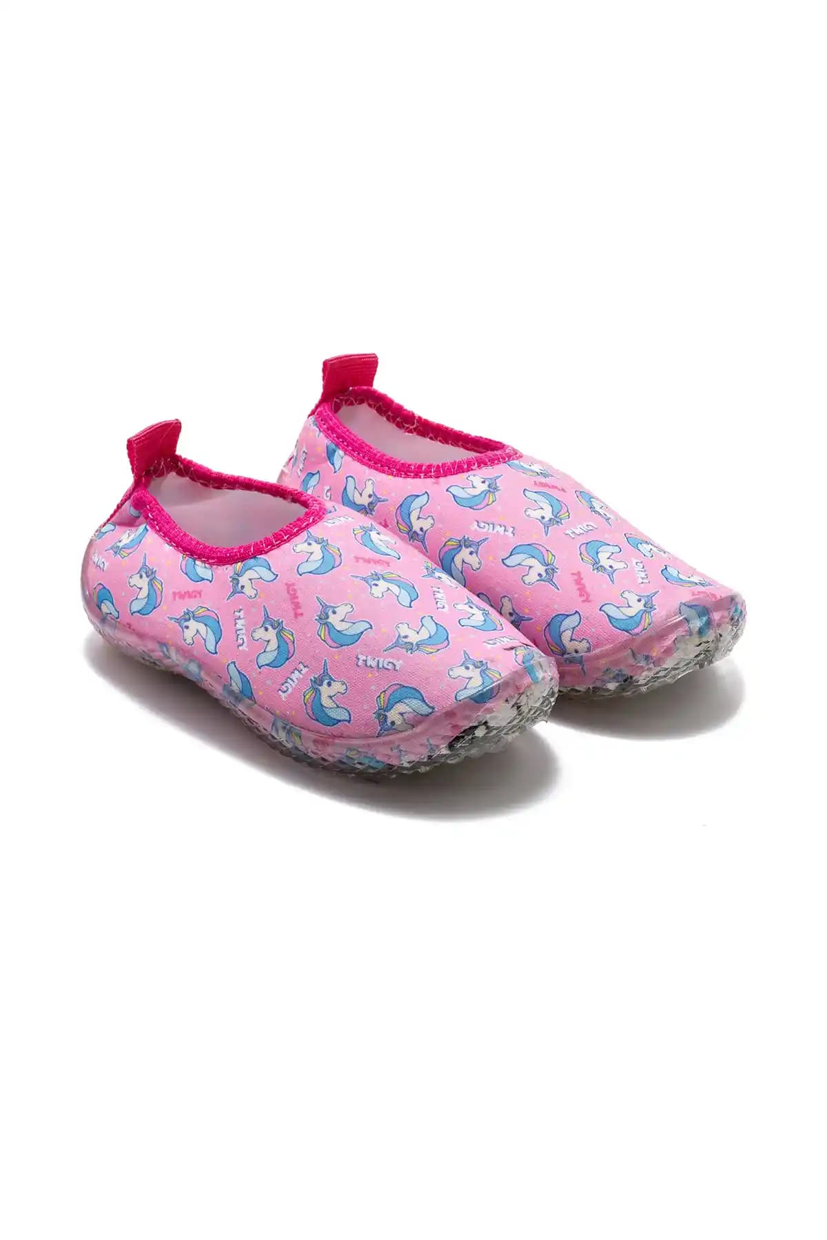 Çocuklar İçin Deniz Ayakkabısı Seçimi: Güvenlik ve Konforun Bir Arada Olması