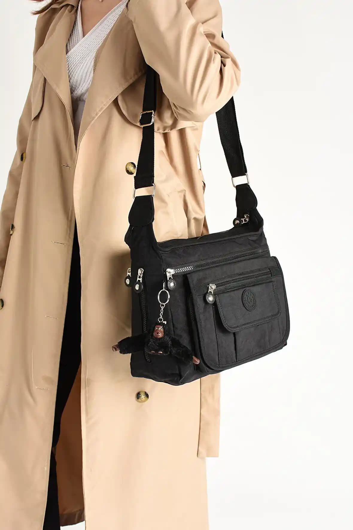 Çok Cepli Omuz Çantası Modası ve İşlevselliğiyle Günlük Şıklık Sağlar