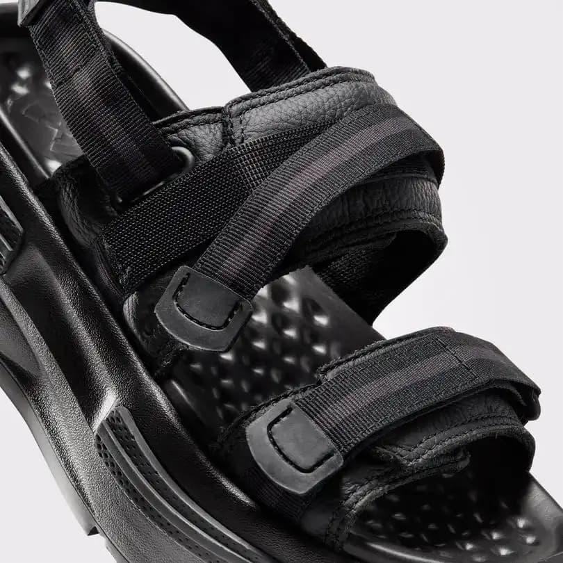 Converse Sandaletler: Konfor ve Şıklığı Bir Arada Sunan Güncel Trendler