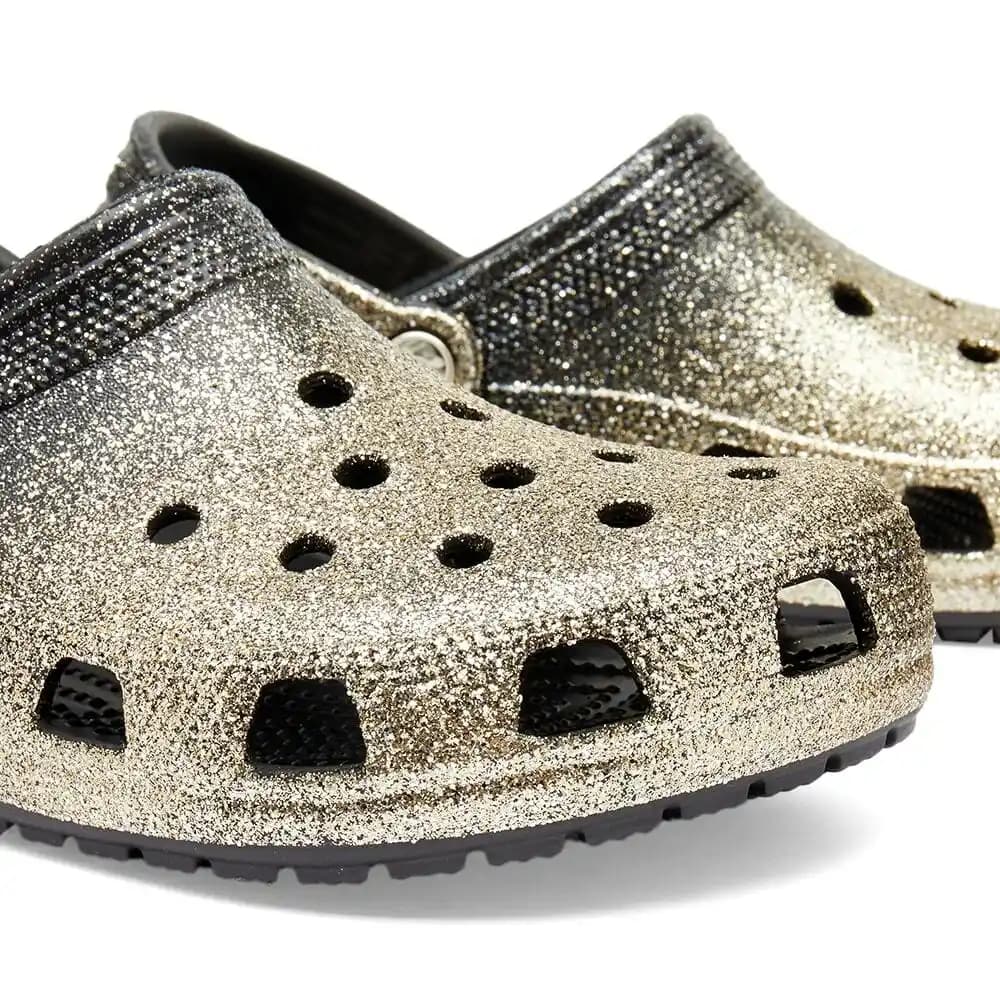 Crocs Glitter: Işıltılı ve Konforlu Ayakkabılarla Tarzınızı Yansıtın