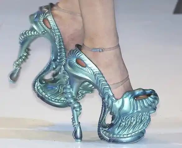 Değişik Ayakkabı Modelleriyle Tarzınıza Renk Katmanın Yolları ve Trendleri