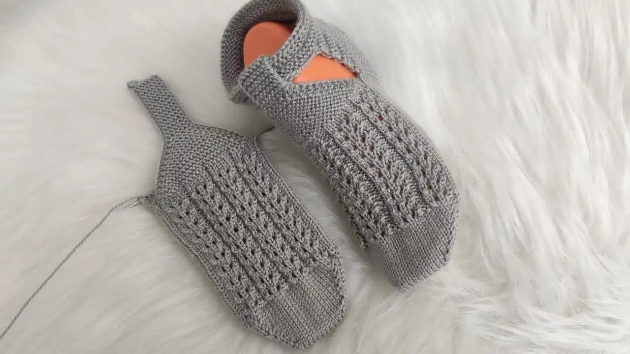 El Örgüsü Tek Renk Patik Modelleriyle Sıcacık ve Şık Ayaklar İçin Rehber