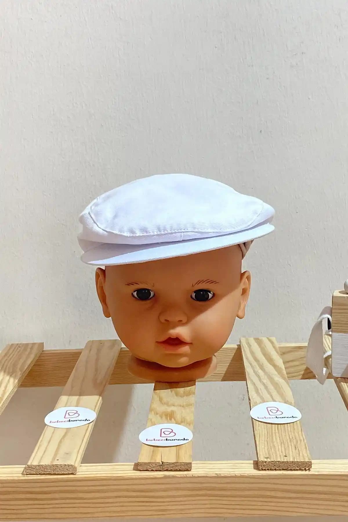 Erkek Bebekler İçin Kasket Seçimi: Konfor ve Şıklık Sunan Modaya Uygun Tasarımlar