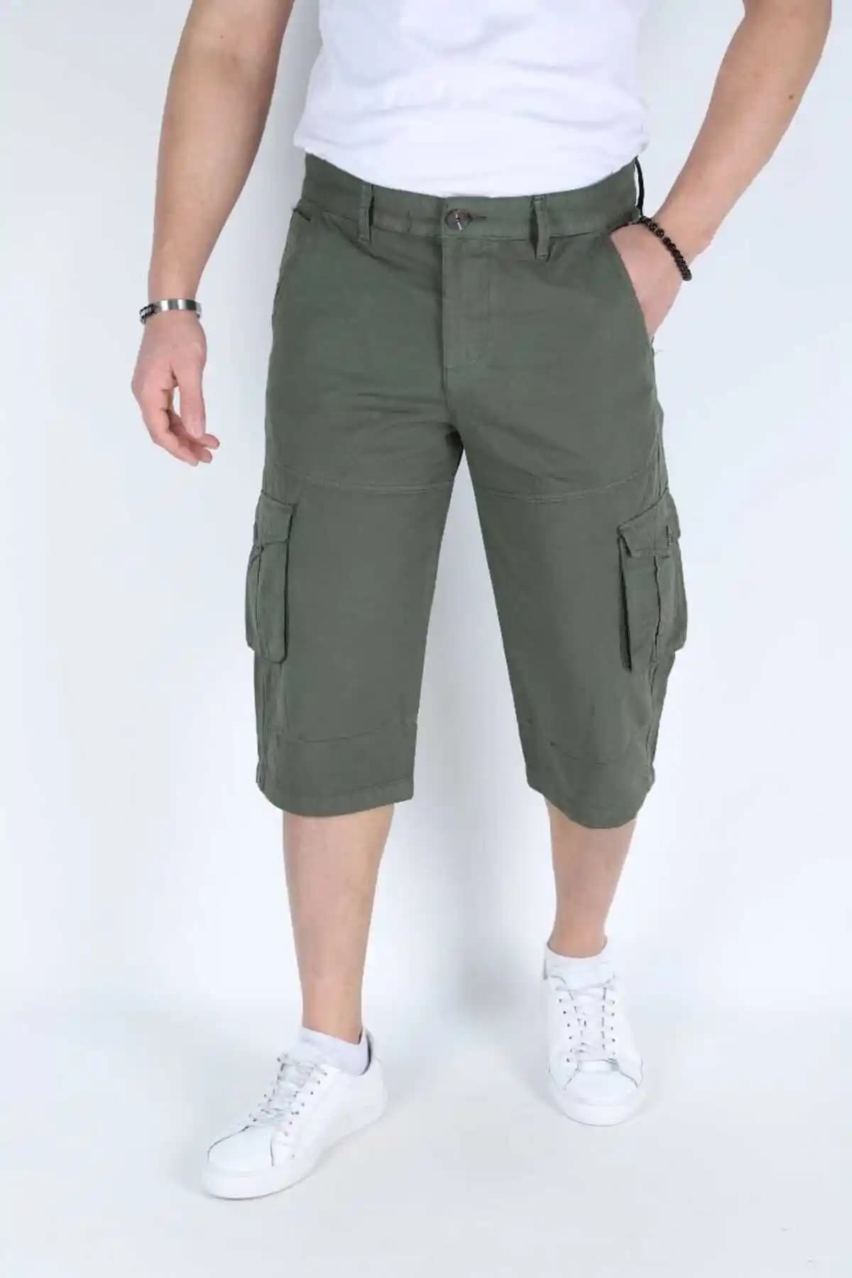 Erkek Bermuda Şortları: Yaz Tarzınızı Tamamlayan Çok Yönlü Seçenekler