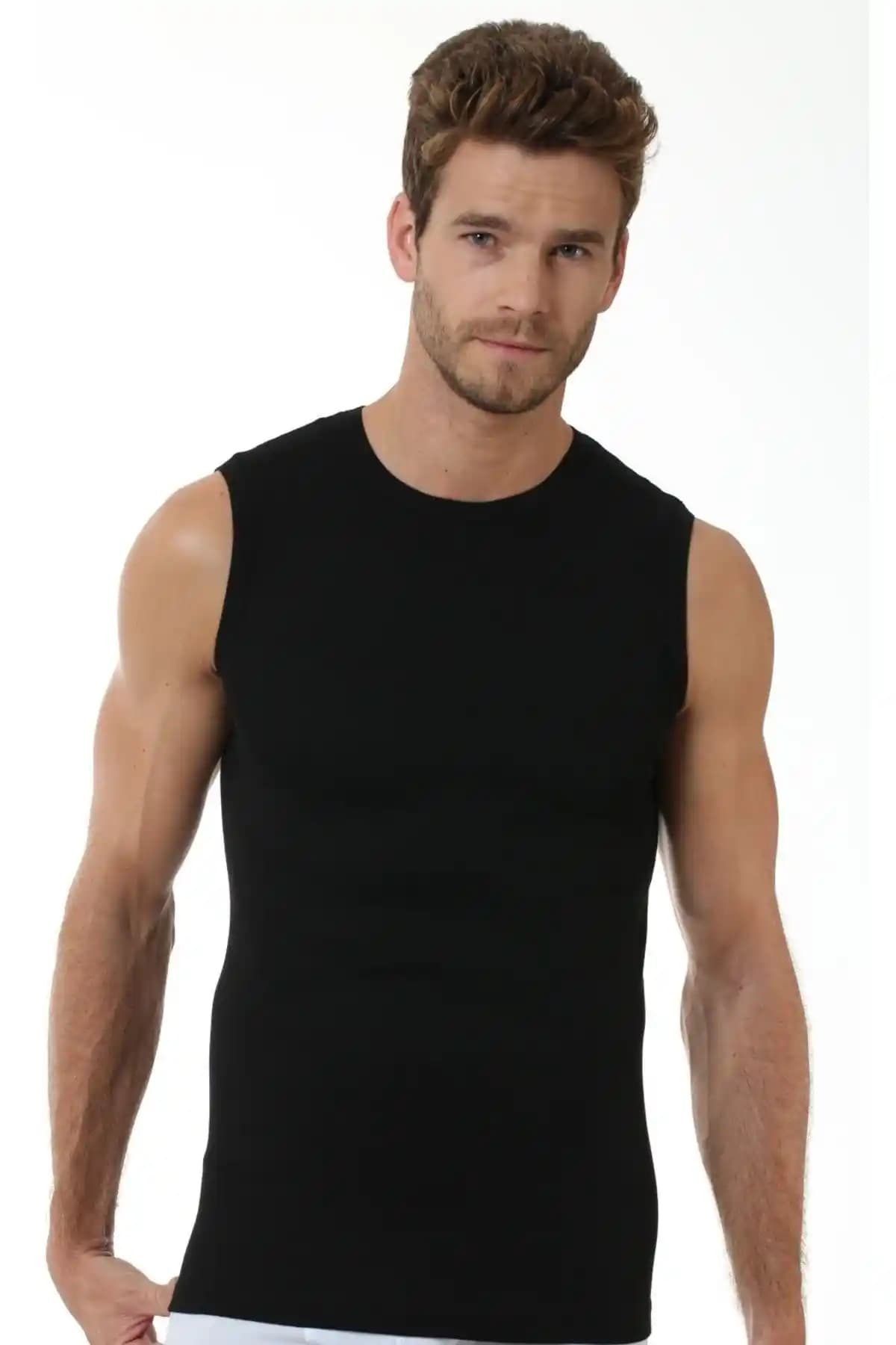 Erkek Sıfır Yaka Atletler: Konfor ve Şıklığın Modern Buluşması