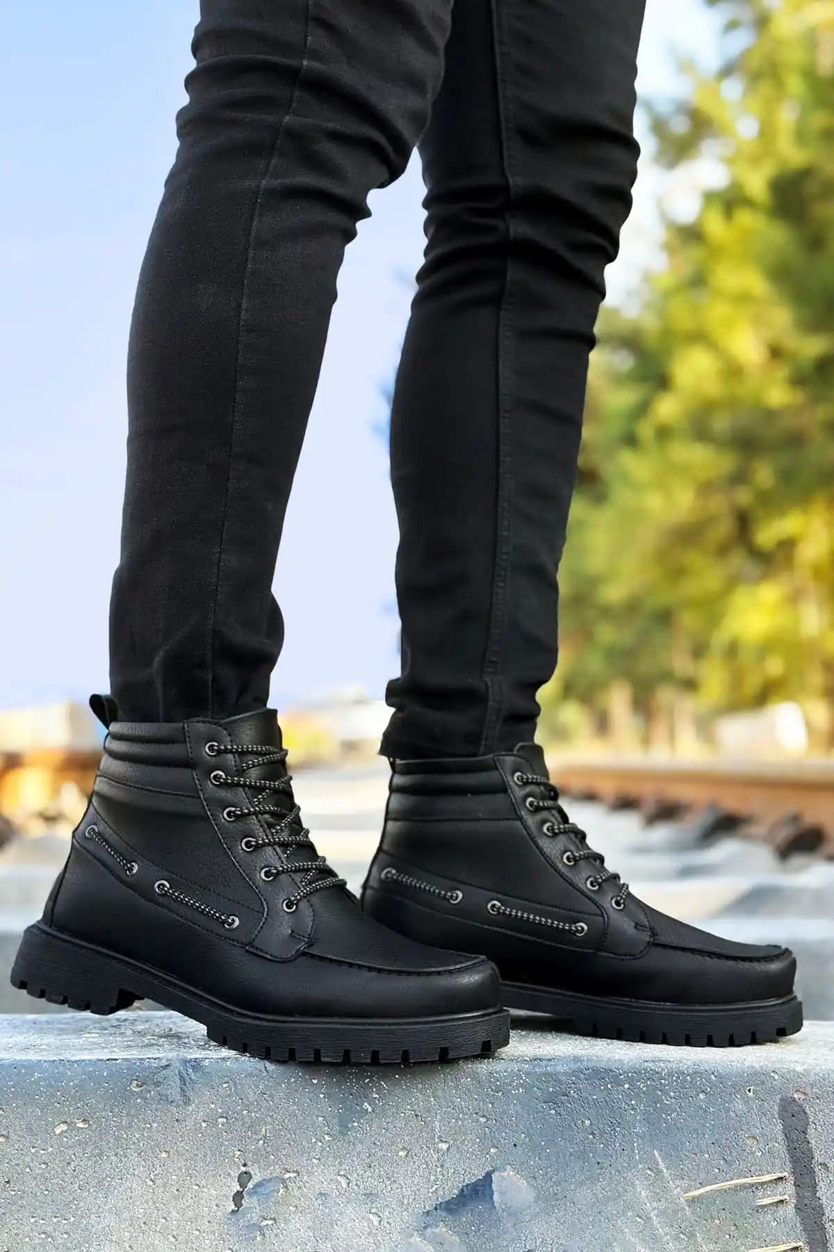 Erkek Siyah Bot Modelleri ve Stil İpuçlarıyla Güncel Trendleri Keşfedin