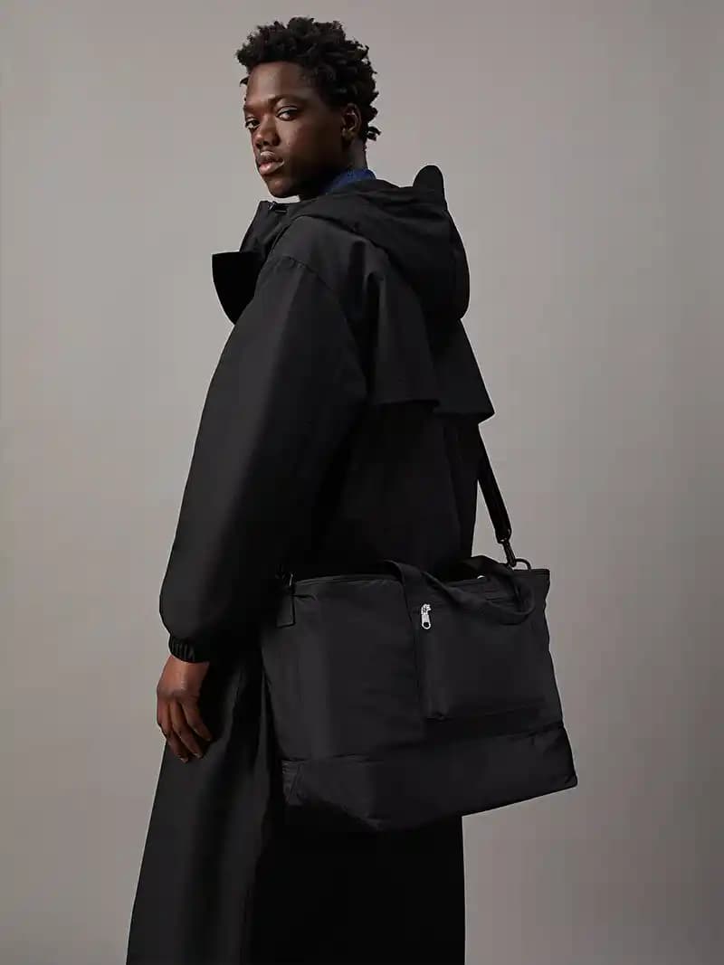 Erkek Tote Çanta Modelleri ve Stil İpuçlarıyla Günlük Şıklık Yaratın