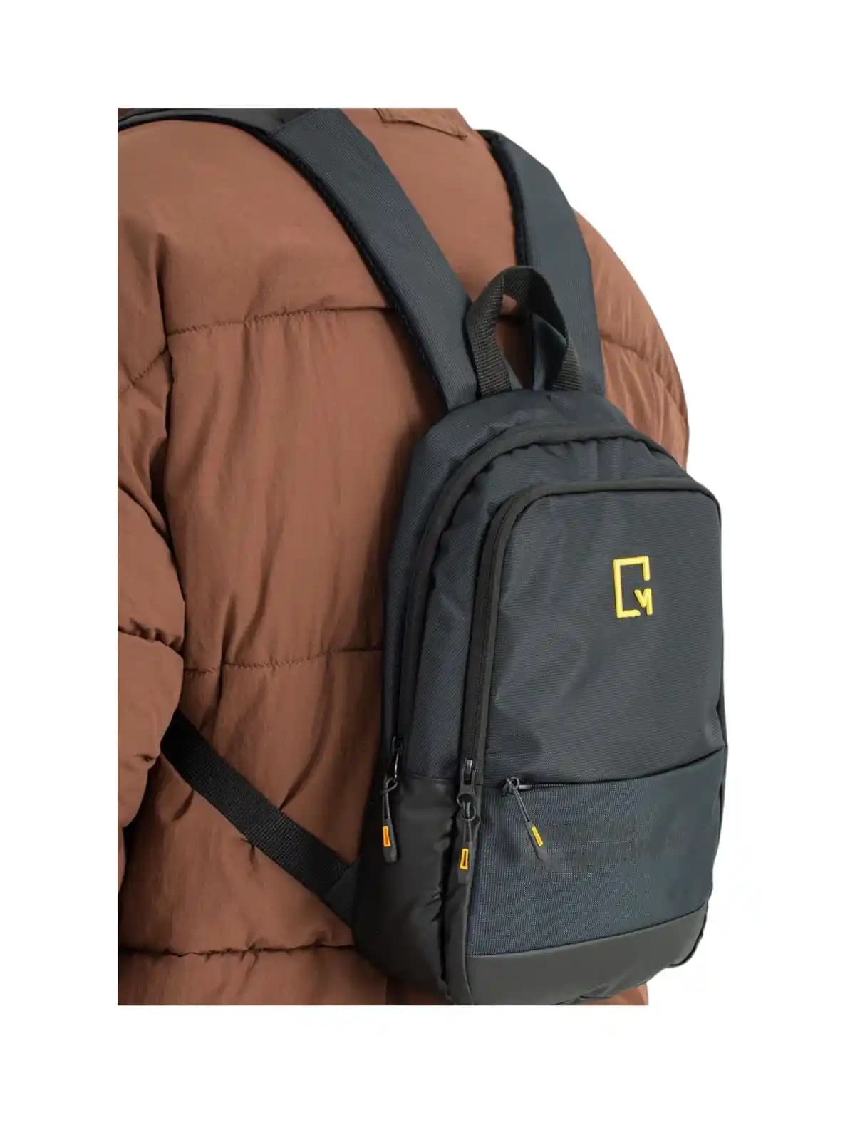 Erkekler İçin Küçük Sırt Çantası Seçerken Dikkat Edilmesi Gerekenler ve Kombin İpuçları