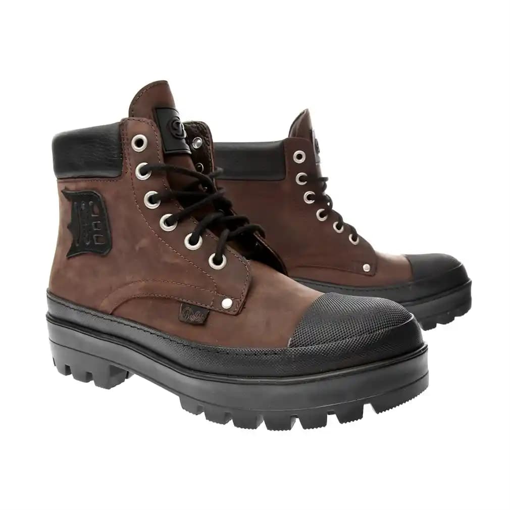 Erkekler İçin Marka Bot Seçimi: Şıklık ve Konforun Birlikte Sunulduğu Rehber